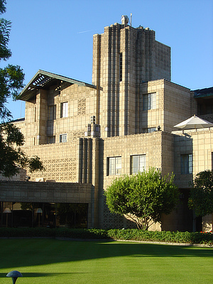 Albert Chase McArthur, Arizona Biltmore Resort, Phoenix, Frank Lloyd Wright, Shining, Stanley Kubrick