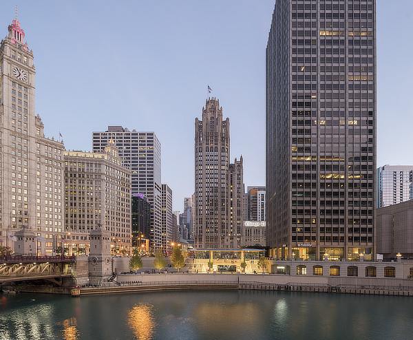 Foster + Partners, Apple Store Michigan Avenue, Chicago, Illinois, Stefan Behling, Jonathan Ive, Angela Ahrendts