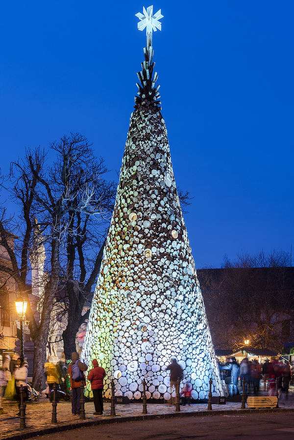 Hello Wood, Christmas Tree, Budapest, Vienna, London, Visual Europe Group