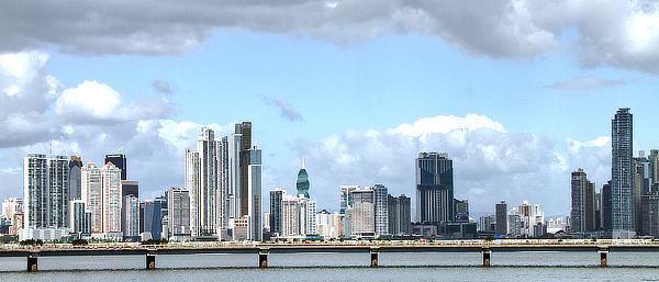 Alfonso Pinzón Méndez, F&F Tower, Revolution Tower, Pinzón Lozano & Asociados, Panama City, Luis Garcia Ingenieros
